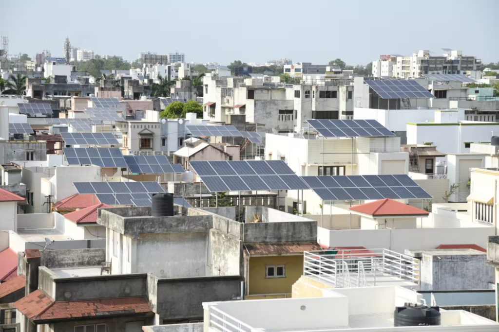 Solar Rooftop System: सोलर सिस्टम लगवाने के लिए ये सरकारी बैंक देता है सस्ता लोन, घर की लाइट का बिल आएगा जीरो