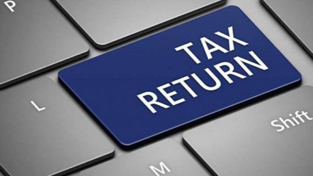 Income Tax Return: आयकर पोर्टल पर ITR की समयसीमा में गड़बड़ी के कारण लोगों की प्रतिक्रियाएं..