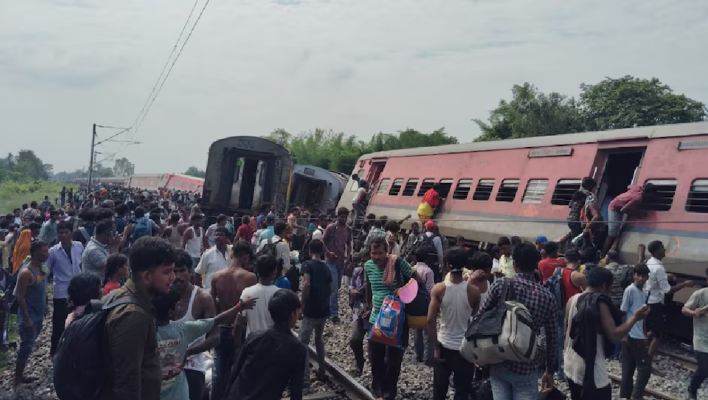 Dibrugarh Train Accident: पटरी से उतरी चंडीगढ़-डिब्रूगढ़ एक्सप्रेस, 2 की मौत, 20 घायल