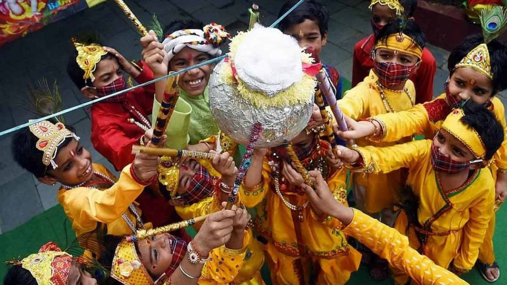 Janmashtami 2024: दही हांडी उत्सव की तिथि, समय और महत्व