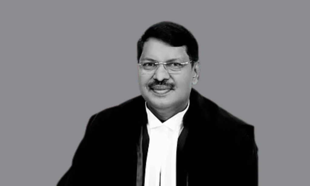 Chief Justice: छुट्टियों में काम करने को तैयार नहीं वकील, न्यायपालिका को ठहराया जिम्मेदार